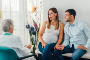 doctor diagnose pregnancy issue early